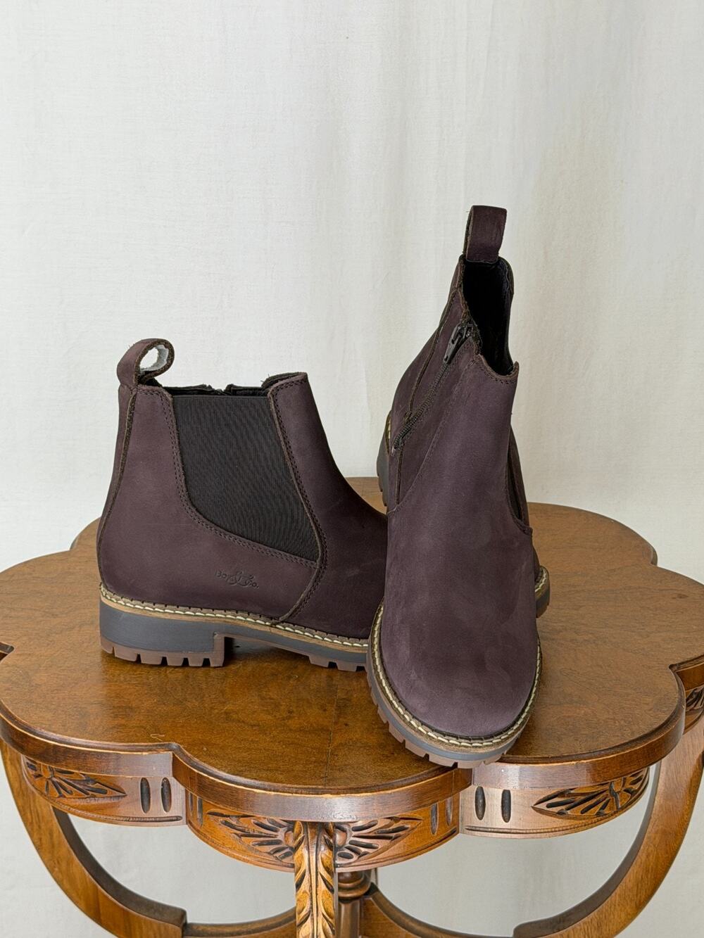 NIB Bos & Co WATERPROOF Corrin Plum Nubuck Chelsea Boot Size 40 #0296